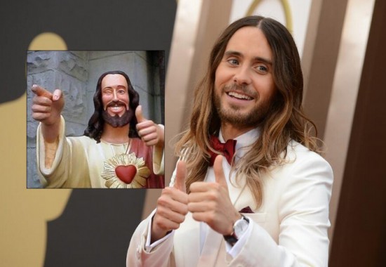 Comparan a Jared Leto con Jesucristo por el traje que vistió en la alfombra roja de los Oscar 2014