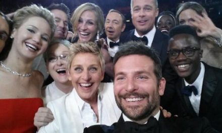 Jennifer Lawrence se arrepiente de no haber mostrado sus senos en selfie