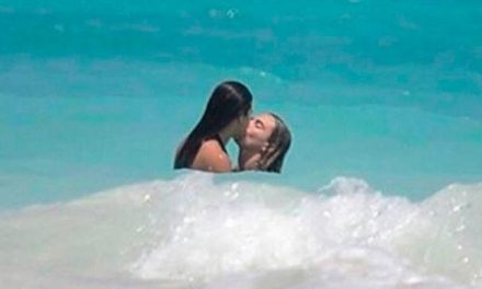 Michelle Rodriguez y Cara Delevingne se besan entre las olas (+Video)