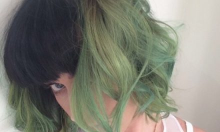 Katy Perry dejó el oscuro de su cabello para lucirlo verde