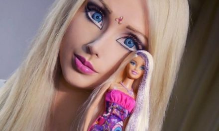 Barbie humana afirma que unión entre etnias distintas arruina estándares de belleza