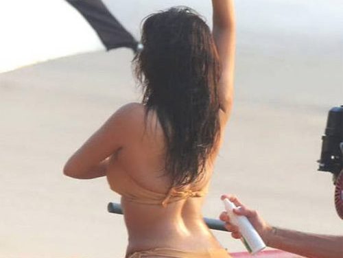 Kim Kardashian lució sus curvas en nueva sesión de fotos