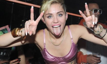 Miley Cyrus: Eres más popular cuando enseñas los senos