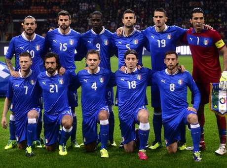 Balotelli, Pirlo y una sorpresa lideran prenómina de Italia