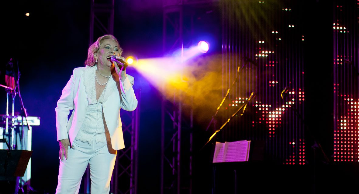 MARÍA TERESA CHACÍN CANTA SU PASIÓN POR LA LIBERTAD