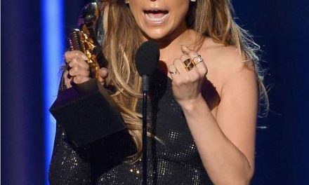 Jennifer Lopez recibió el Icon Award en los BBMAs 2014