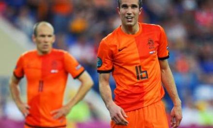 Robben y Van Persie comandan prenómina de Holanda al Mundial
