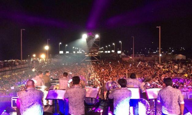 350 MIL PERSONAS CANTARON AL RITMO DE PORFI BALOA