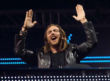 David Guetta lanza su nuevo tema veraniego »Lovers on the Sun» (+Audio)