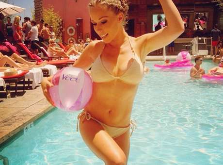 Kendra Wilkinson estalla al descubrir que le ponen el cuerno