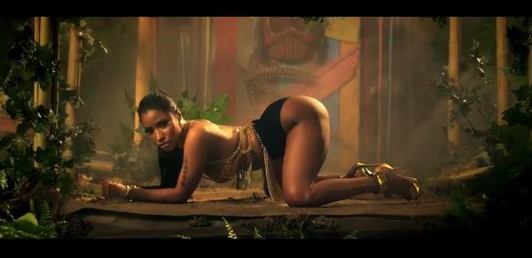 Nicki Minaj estrenó el sensual videoclip de su éxito »Anaconda» (+Video)