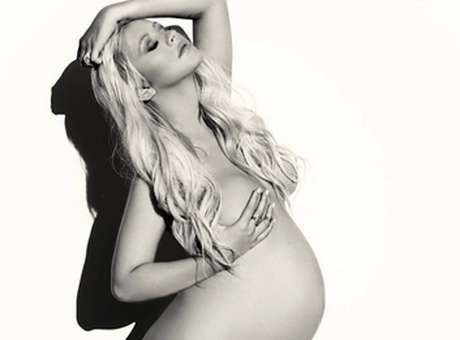Christina Aguilera da a luz su segundo bebé… Es una niña