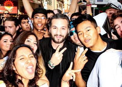 STEVE ANGELLO ESTRENÓ EL VIDEO DE »WASTED LOVE» EN TIMES SQUARE (+Video)