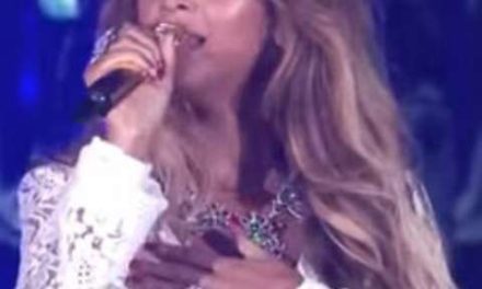 Beyoncé sufre por defecto en vestuario y enseña de más (+Video)
