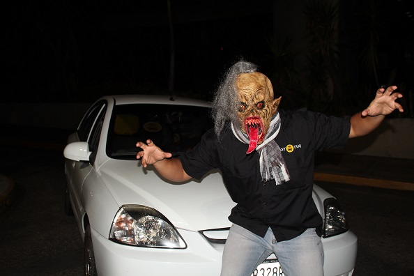 LÍBRATE DE BRUJAS Y ESPANTOS CON EL SERVICIO DE EASY TAXI