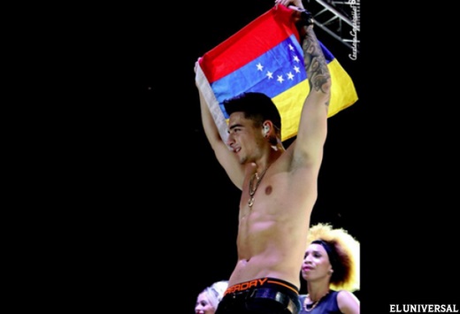 Maluma responde que fue un error lo acontecido con la bandera de Venezuela (+Video)
