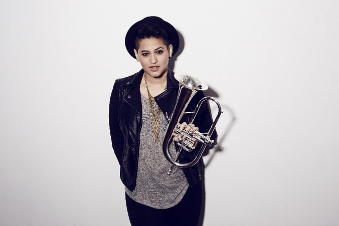 La academia reconoce la nueva faceta artística de Linda Briceño