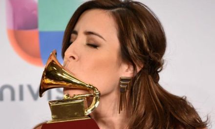 Mariana Vega gana el Latin Grammy 2014 como »Mejor Nuevo Artista»