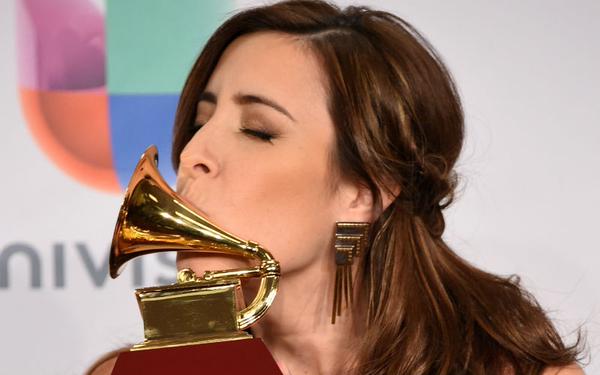 Mariana Vega gana el Latin Grammy 2014 como »Mejor Nuevo Artista»