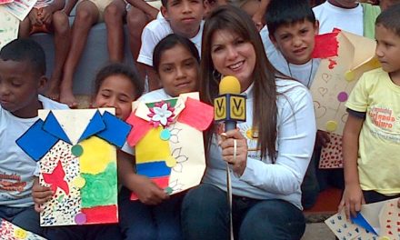 Gabriela Chacón realiza »Tarde de Moda en Familia»… En beneficio de la Fundación Forjando el Futuro