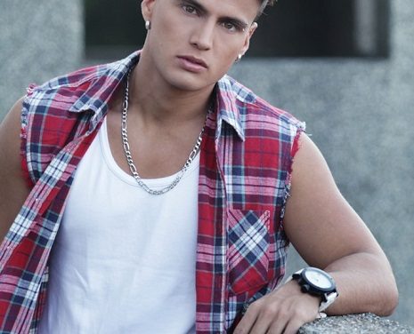 Gustavo Elís (@Gustavoelis) ¡lanza su primera producción discográfica!