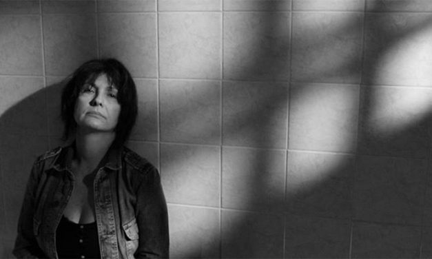 Mad Cholo Producciones presenta a JULIE RESTIFO y JOSETTE VIDAL en LA ROCA
