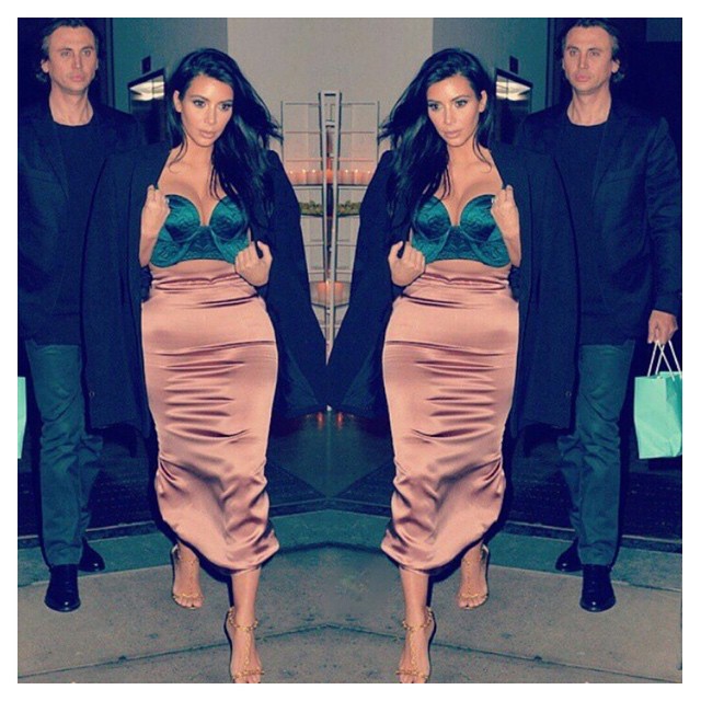 Kim Kardashian tiene una nueva obsesión en la moda: los sexys escotes en forma de corazón