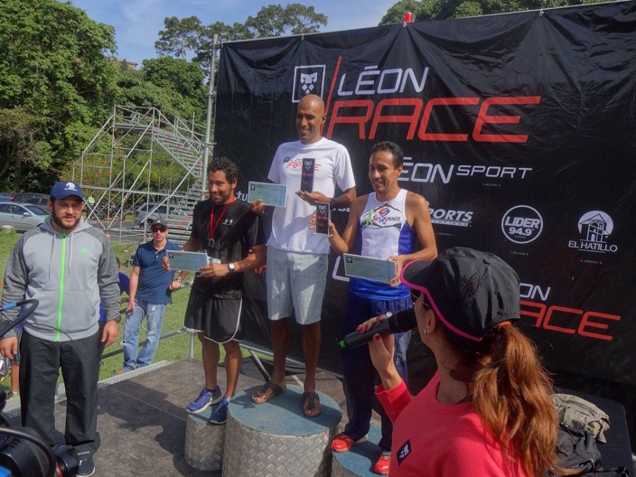 800 personas corrieron la primera carrera de obstáculos Léon Race en El Hatillo