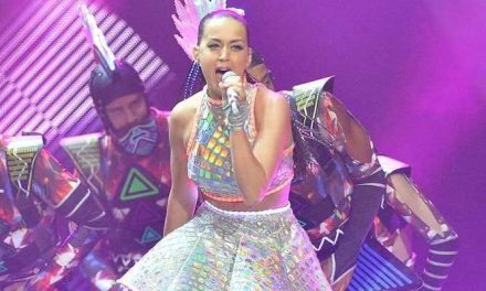 Katy Perry publica detrás de cámaras de su gira ‘Prismatic’ (+Video)