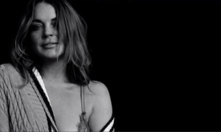 Lindsay Lohan hace baile sin ropa para la revista Love (+Video)