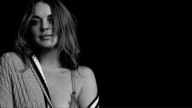 Lindsay Lohan hace baile sin ropa para la revista Love (+Video)