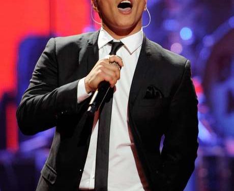 Bruno Mars lloró al ver video viral de ‘Uptown Funk’ (+Video)