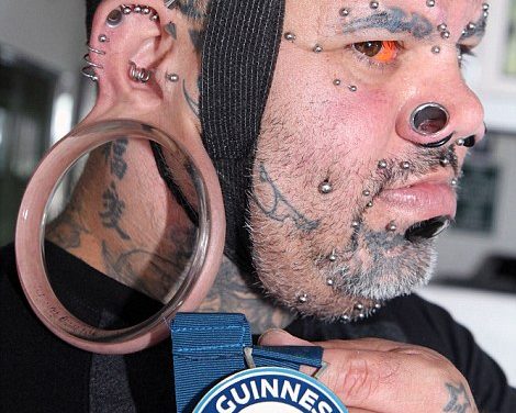 La Mujer Vampiro y Kala Kaiwi estrenan sus Récords Guinness en Venezuela Expo Tattoo 2015