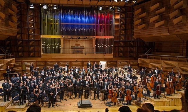 La Banda Sinfónica Juvenil Simón Bolívar celebra los 40 años de El Sistema