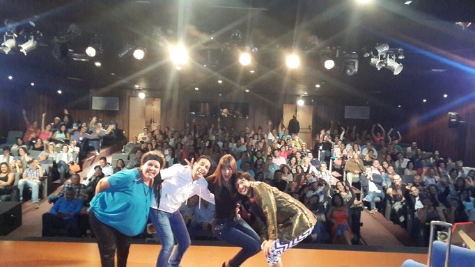 »Diferentes» sigue con éxito de taquilla en Teatro Escena 8
