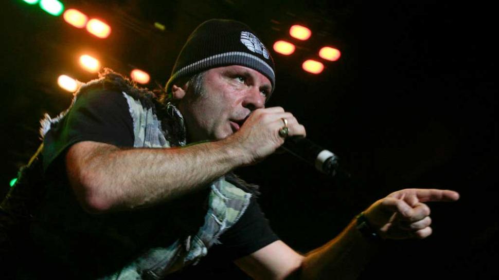 Bruce Dickinson, cantante de Iron Maiden, padece cáncer de lengua