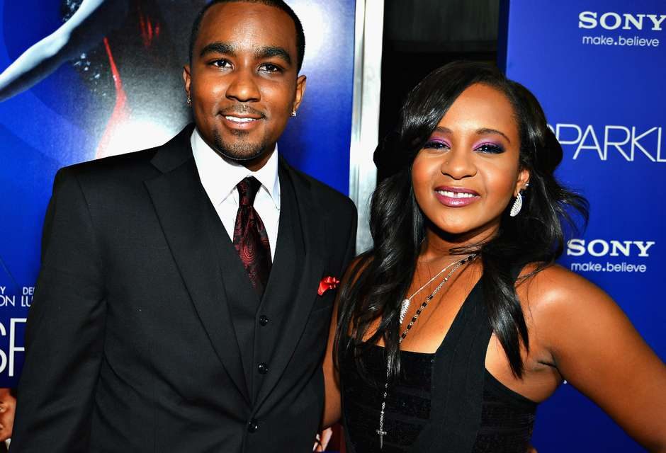 Bobby Brown negó que Bobbi Kristina vaya a ser desconectada