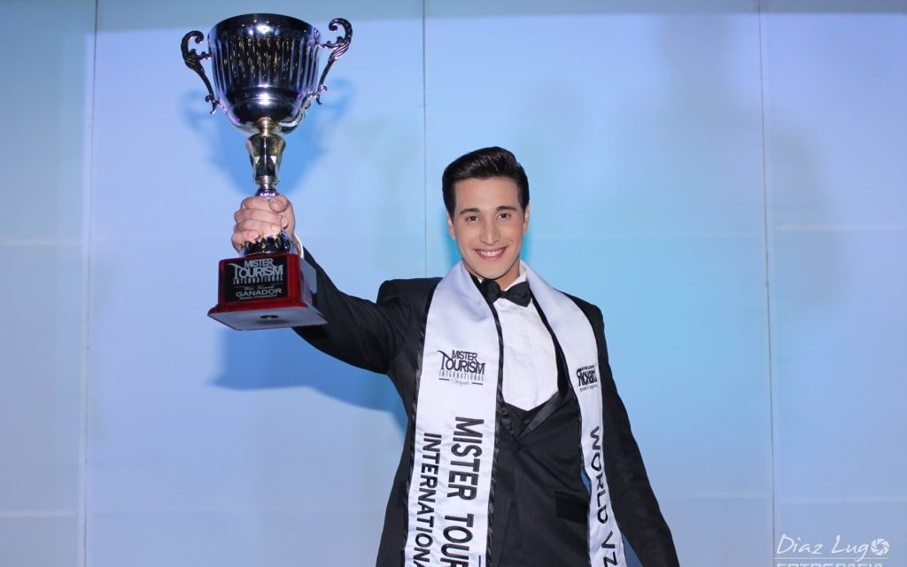 Endry Calderón, un modelo que renuncia al  Mister Tourism International World 2014 : Por propuesta Músical