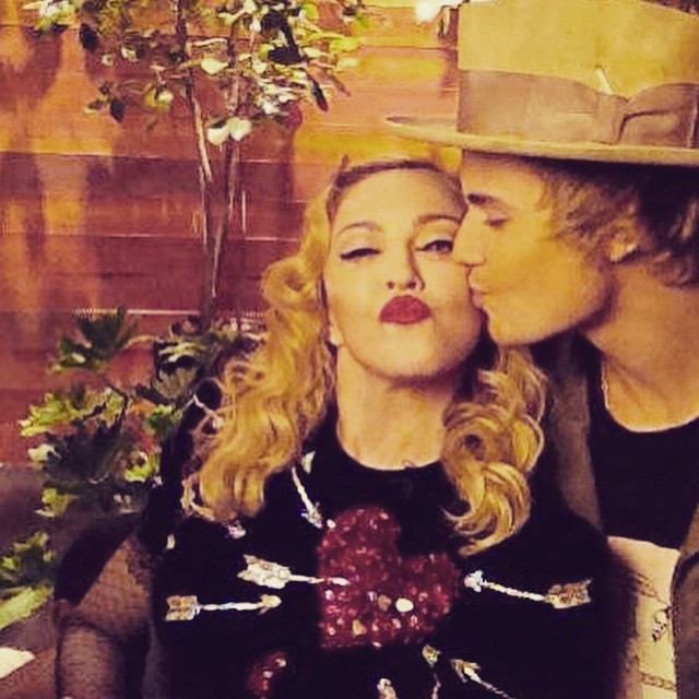 Madonna publica en Instagram beso que le dio Justin Bieber (+Video)