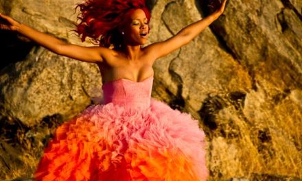 Rihanna alcanza los 6 mil millones de vistas en VEVO (+Video)
