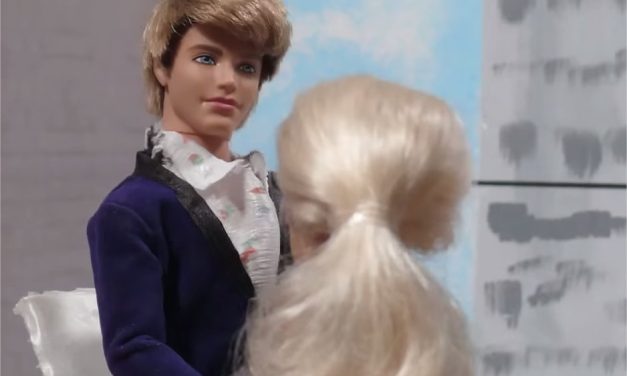 Barbie protagoniza versión de ’50 Sombras de Grey’ (+Video)
