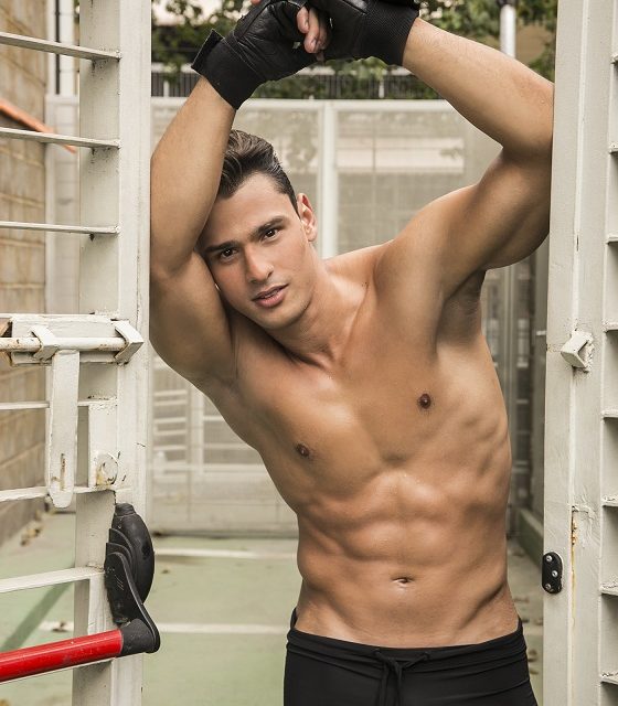 Francesco Alecci tras el título de Mister Handsome International 2015