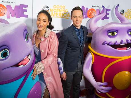 Rihanna comparte con extraterrestres en promoción de ‘Home’