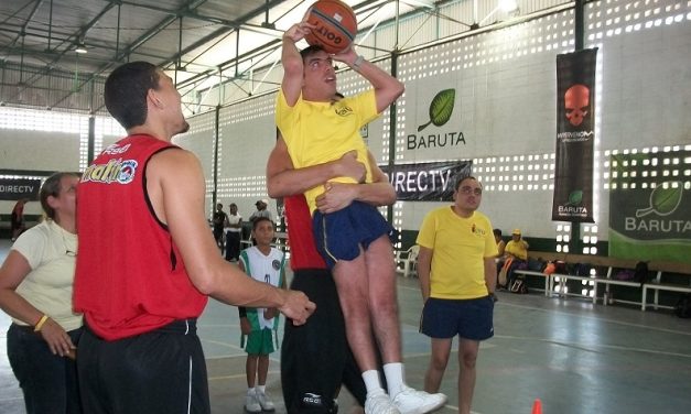 DIRECTV y Cocodrilos de Caracas compartieron con la fundación IKANOS