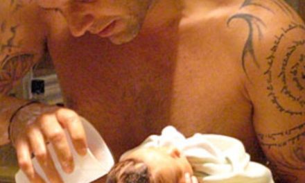 Ricky Martin muy íntimo: muestra primer baño de su hijo