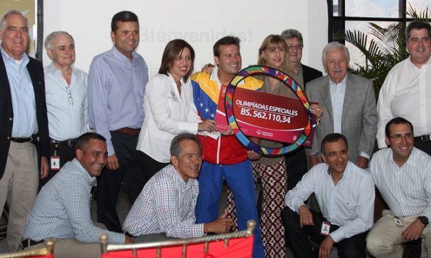 Excelsior Gama reconoce a voluntarios de Una Sonrisa A Su Cuenta