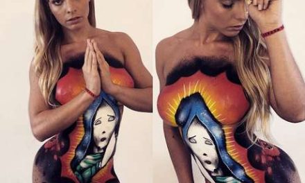 La Miss BumBum Indianara Carvalho escandaliza al pintarse a la Virgen en los senos