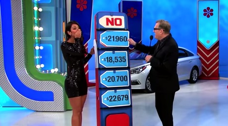 La Modelo Manuela Arbeláez (@ManuelaArbelaez) regala carro por error y se vuelve famosa
