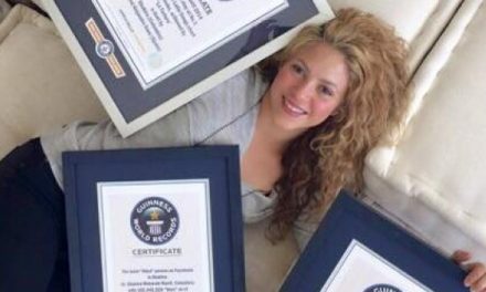 Shakira recibió sus tres Récords Guinness (+Foto)