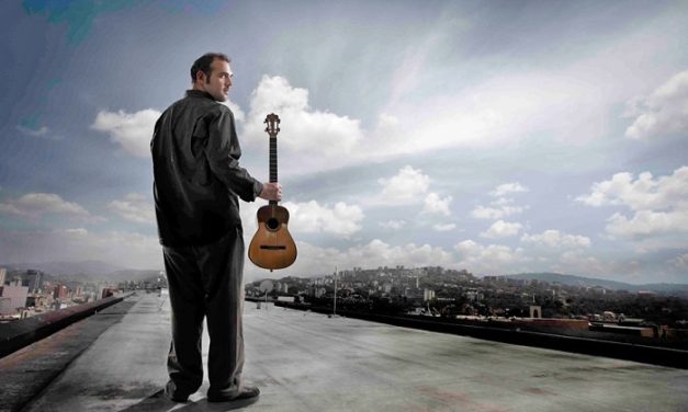 Jorge Glem expande el sonido del cuatro con #GlemSolo en #NochesDeGuataca Valencia